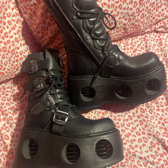New rock spring shoes